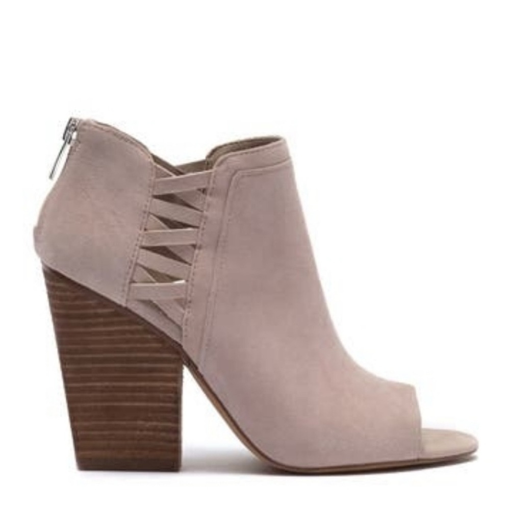 Vince Camuto Taupe Suede Peep Toe Booties Block Heel Cutout Ankle size 5 Neutral